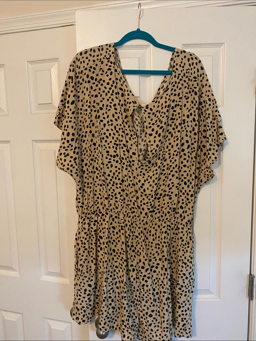V-Neck Tie-Front Tunic Romper in Beige with Black Spot - Picture 3 of 3